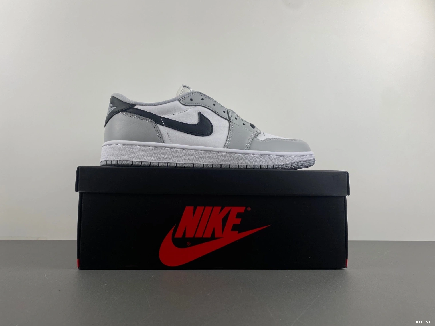 Rep Air 1  CZ0790-110 Jordan Low OG Barons 0516